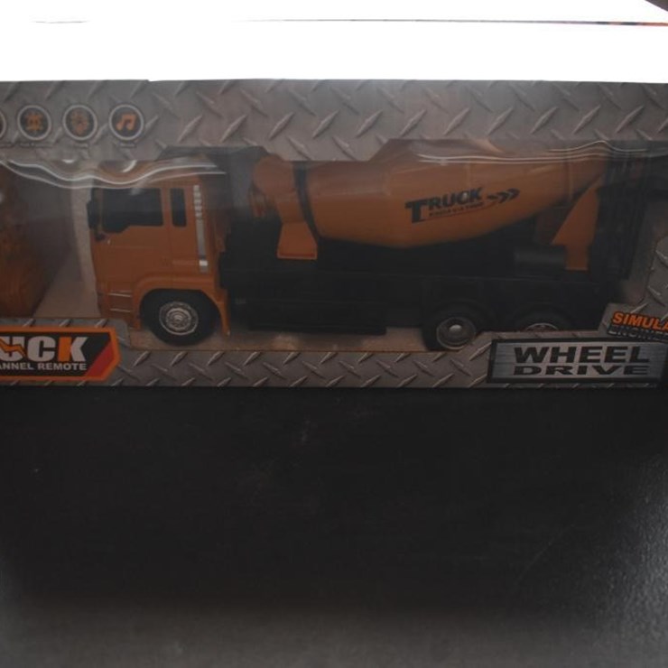 FUTURE TOY REMOTE CONTROL CONCRETE TRUCK 36510