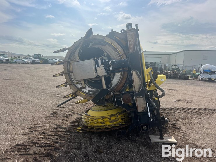 2019-john-deere-772-image-8