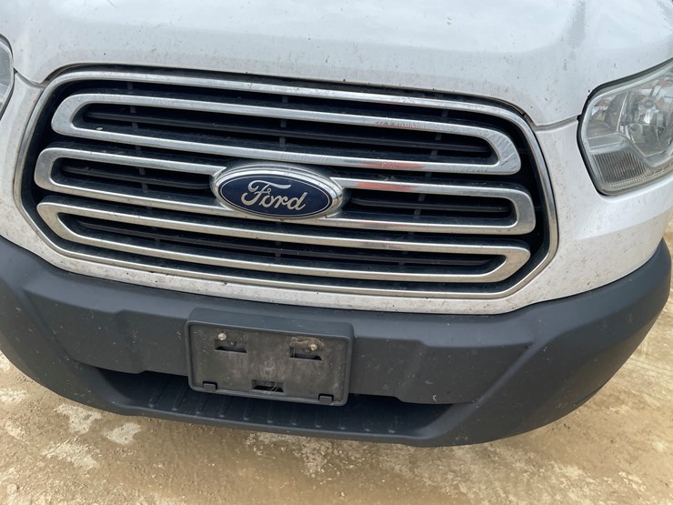 2015-ford-transit-image-13