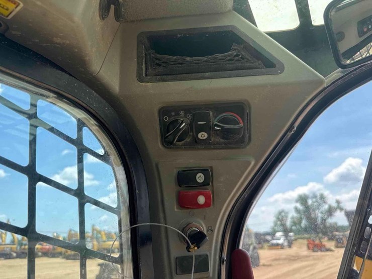 2018-caterpillar-299d2-image-28
