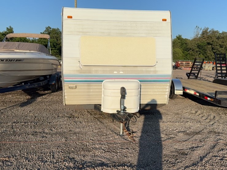#3059-•-1999-28'-fleetwood-prowler-camper-image-2