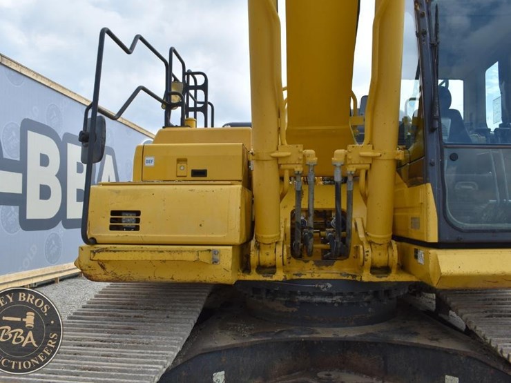 2015-komatsu-pc360-lc-11-image-25