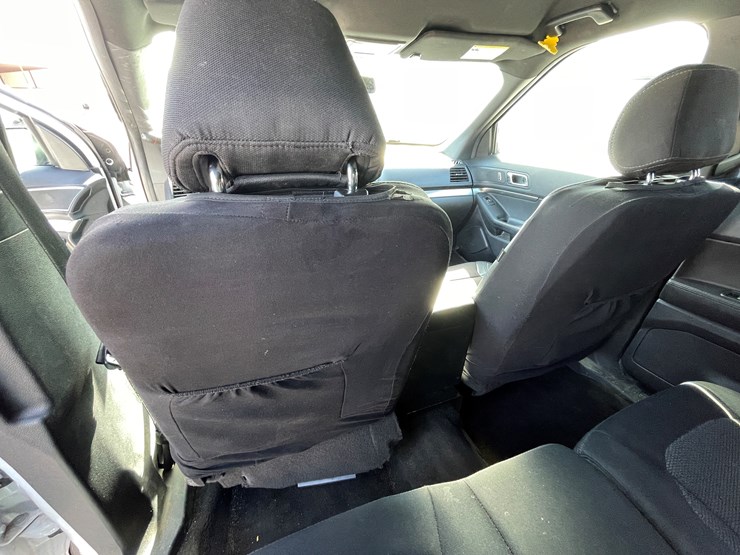 2018-ford-explorer-image-24