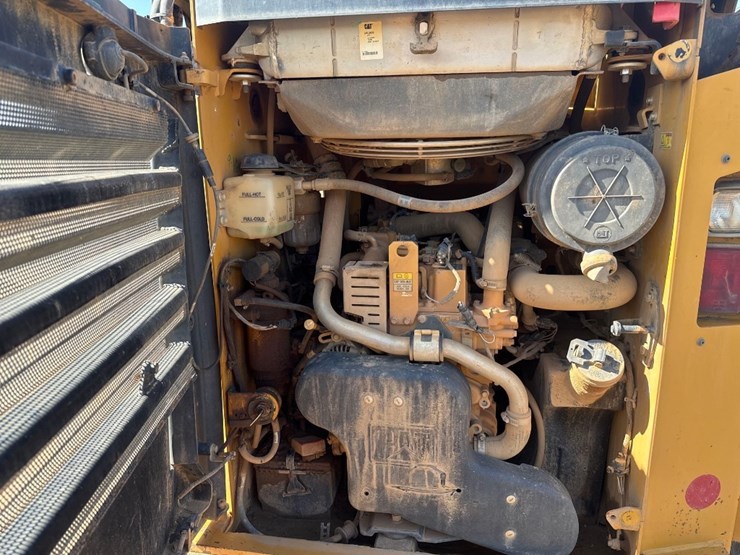 2020-caterpillar-259d3-image-17