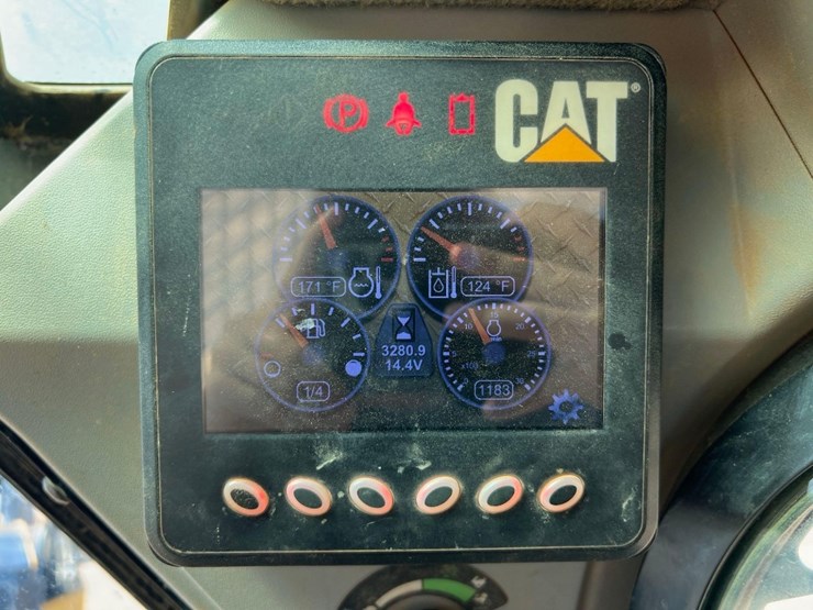 2016-caterpillar-259d-image-32