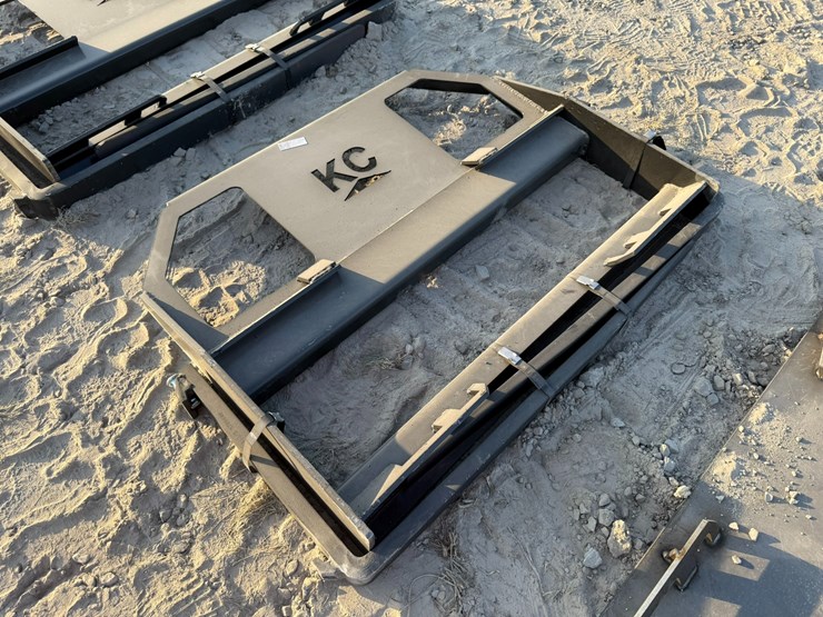 #2098-•-kc-45"-skid-steer-fork-frame-w/-42"-forks-inv#:-25265-image-3