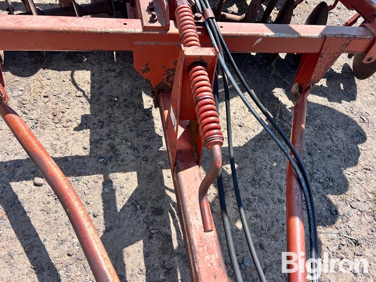 massey-ferguson-820-image-13