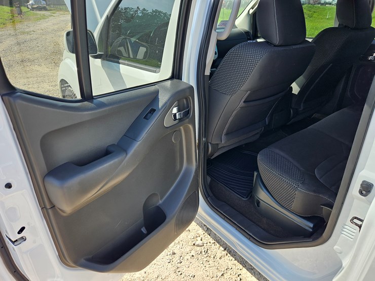 2016-nissan-frontier-image-47