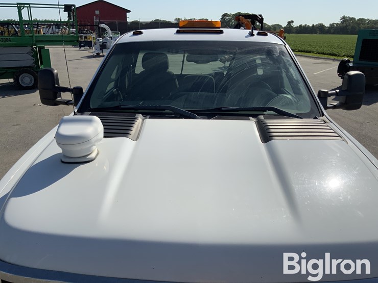 2013-chevrolet-3500hd-image-10