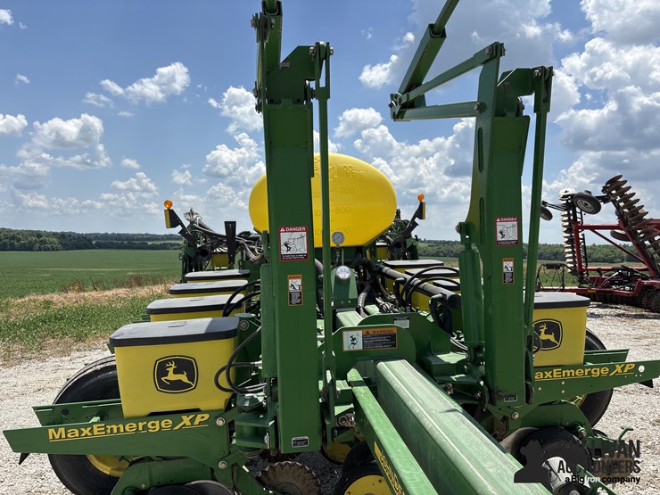 2008-john-deere-1770nt-image-14