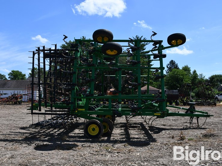 john-deere-2210-image-4