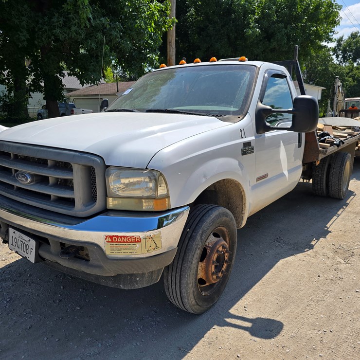 2004 FORD F550