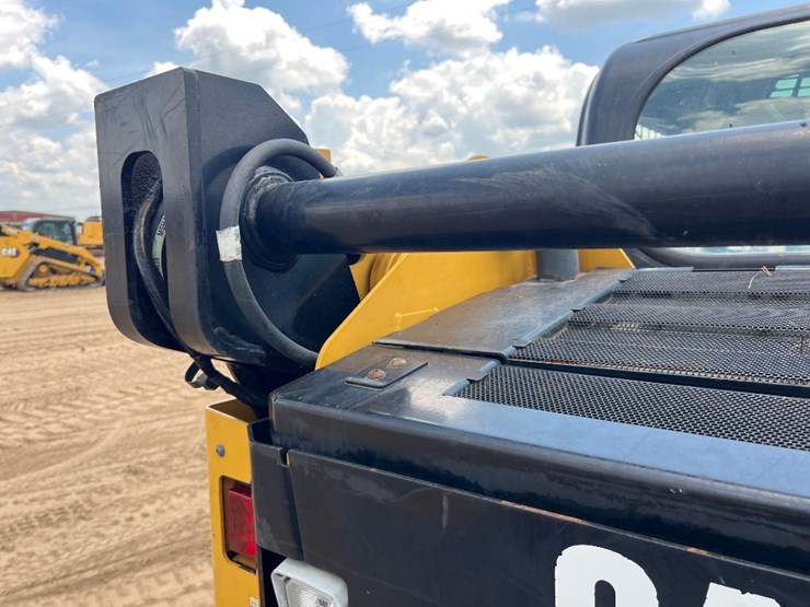 caterpillar-249d-image-21