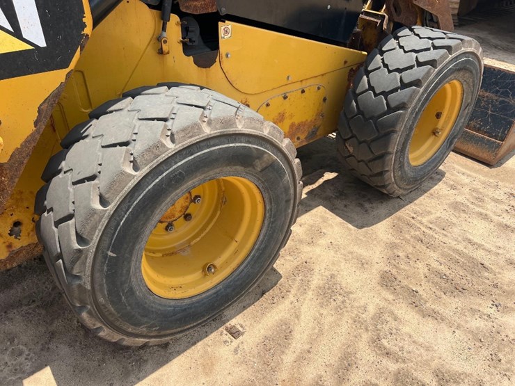 2014-caterpillar-272d-xhp-image-18