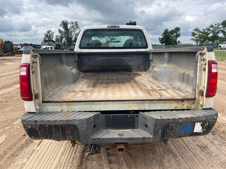 2008-ford-f250-xl-image-3