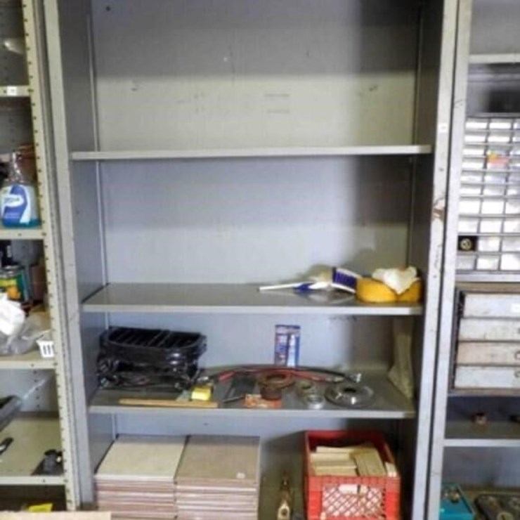 Metal Shelf - NO CONTENTS