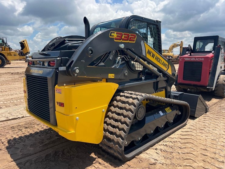 new-holland-c332-image-4