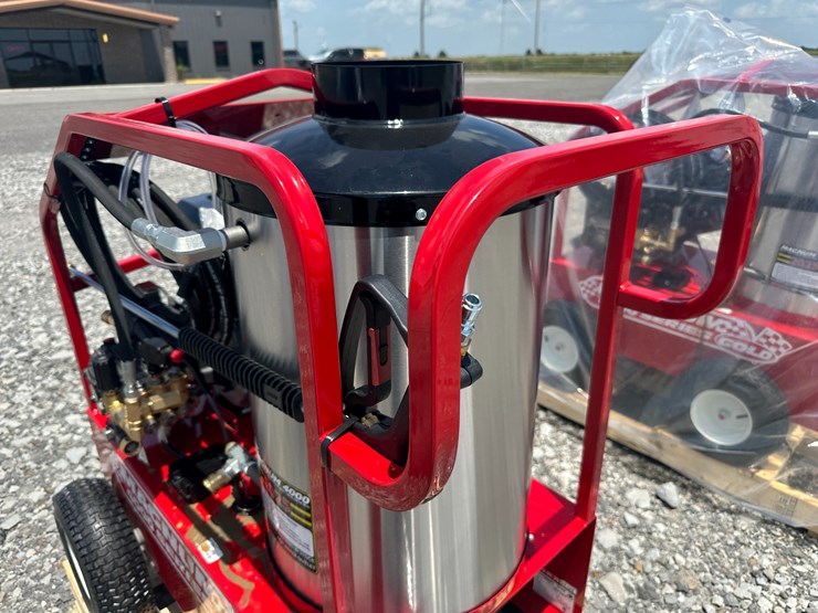#2-•-unused-magnum-4000-series-hot-water-pressure-washer-2524104-inv#:-24639-image-19