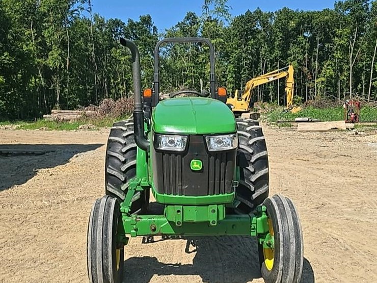 2015-john-deere-5065e-image-4