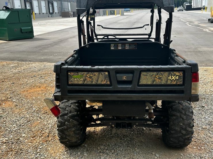2021-john-deere-gator-image-5