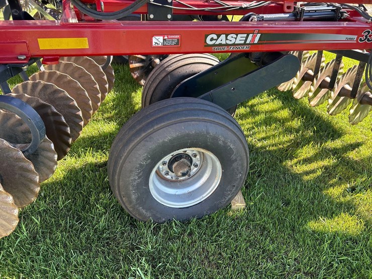 case-ih-330-image-16