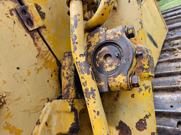 caterpillar-d4d-image-105