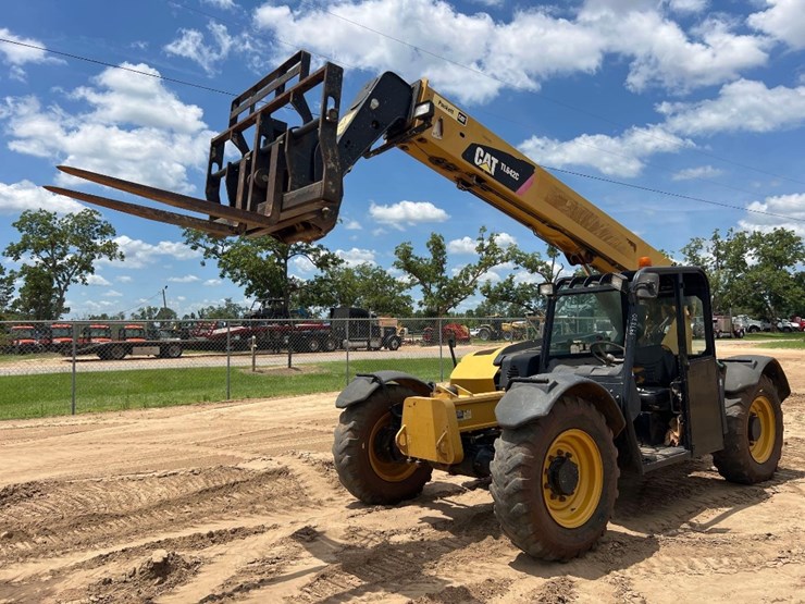 2016-caterpillar-tl642c-image-8