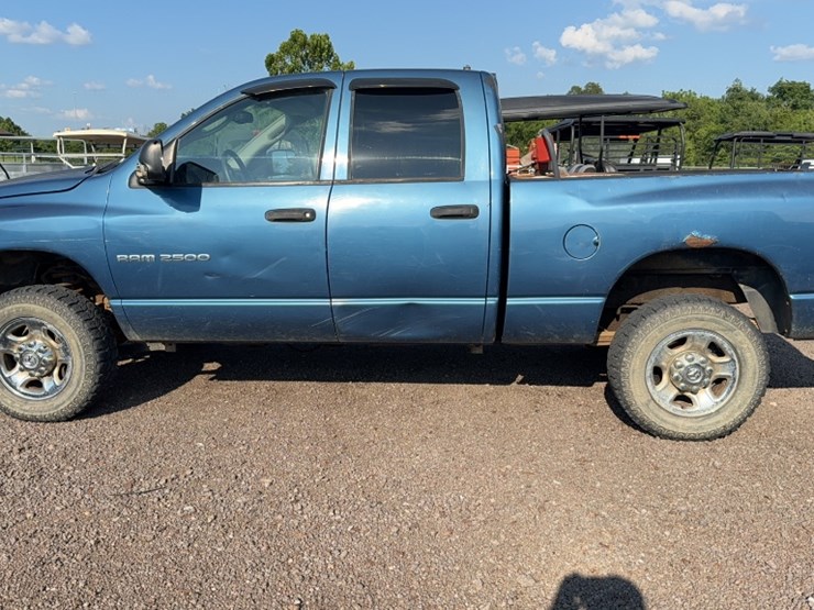 2003-dodge-2500-image-13
