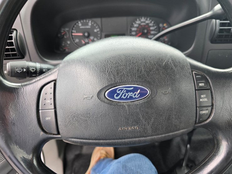 2007-ford-f550-image-63