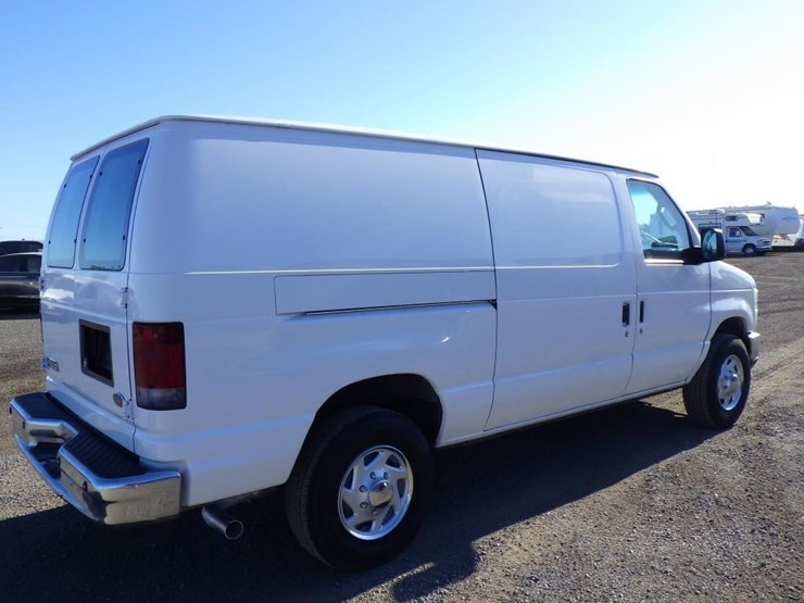 2008-ford-econoline-350-image-3