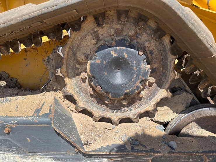 2019-deere-317g-image-10