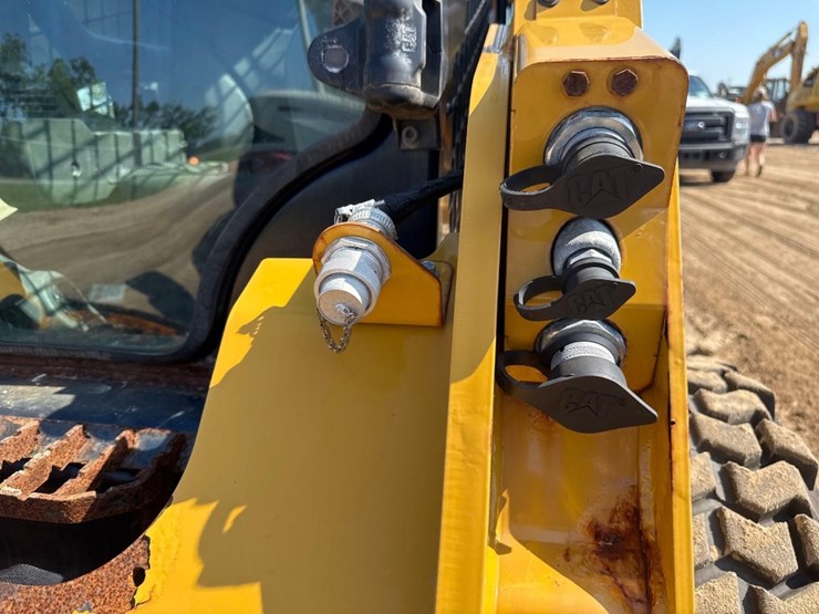 2019-caterpillar-236d3-image-17