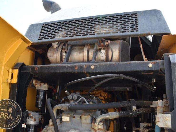 2018-deere-210g-lc-image-52