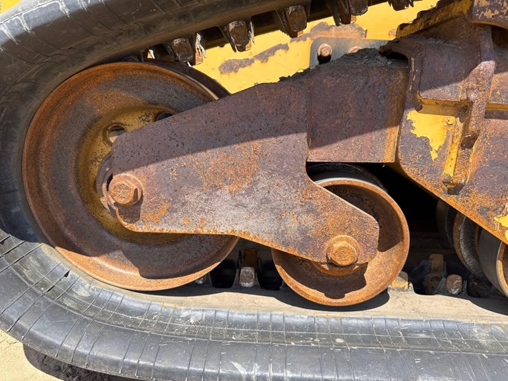 2020-caterpillar-279d3-image-30