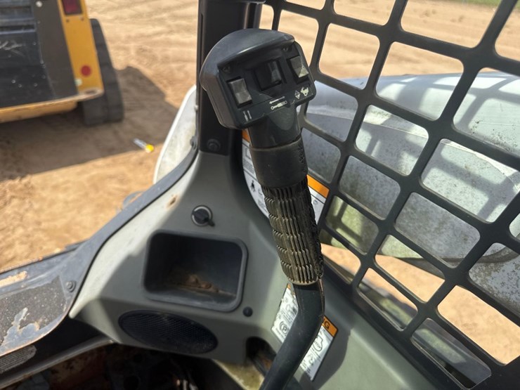 2019-bobcat-t770-image-33