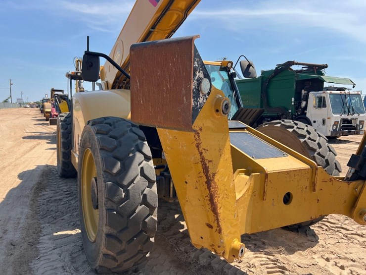 2020-caterpillar-tl1255d-image-15