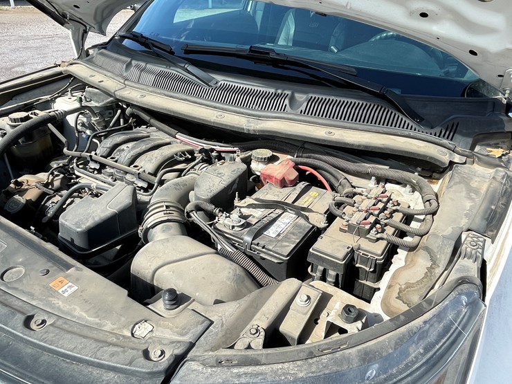 2018-ford-explorer-image-54