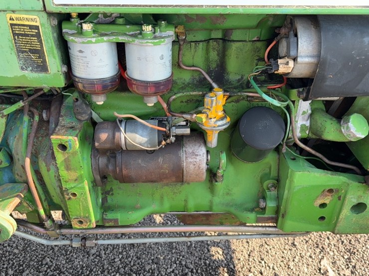 john-deere-820-image-8