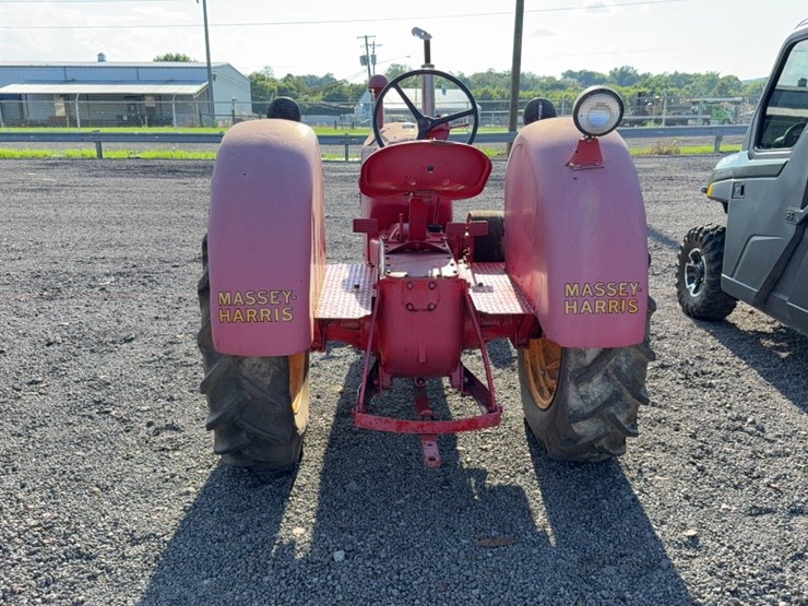 massey-ferguson-102-image-9