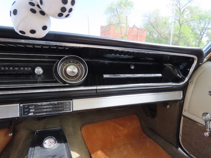 1965-chevrolet-impala-ss-image-32