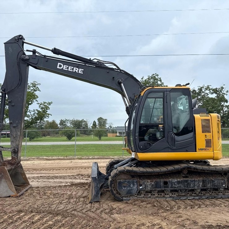 2023 DEERE 135G