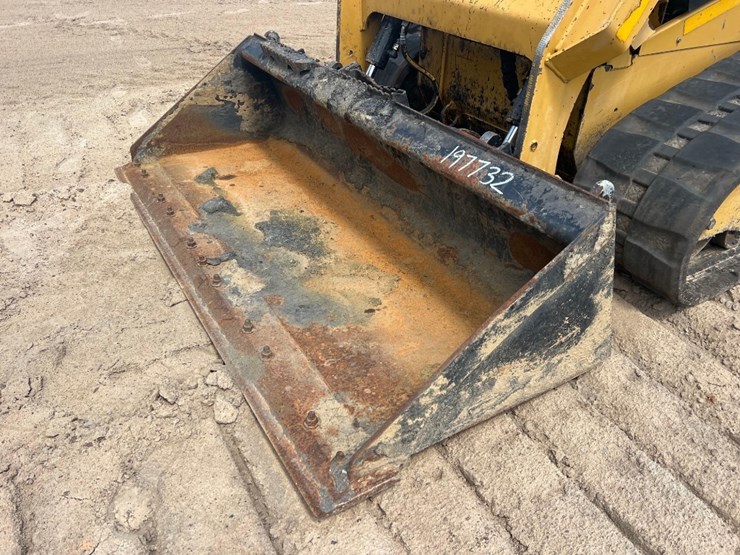 2021-caterpillar-259d3-image-9