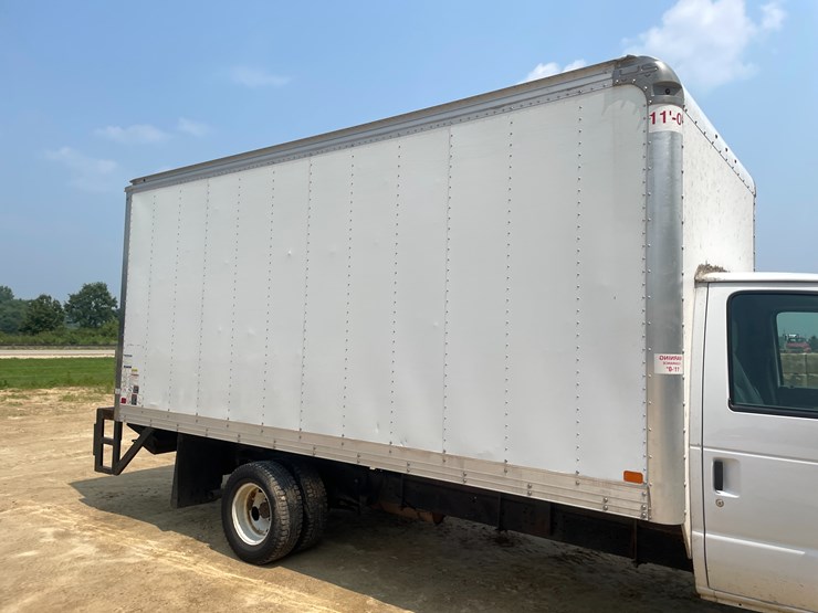 2018-ford-e450-image-11