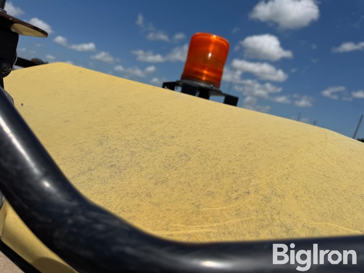 2010-caterpillar-12m-image-9
