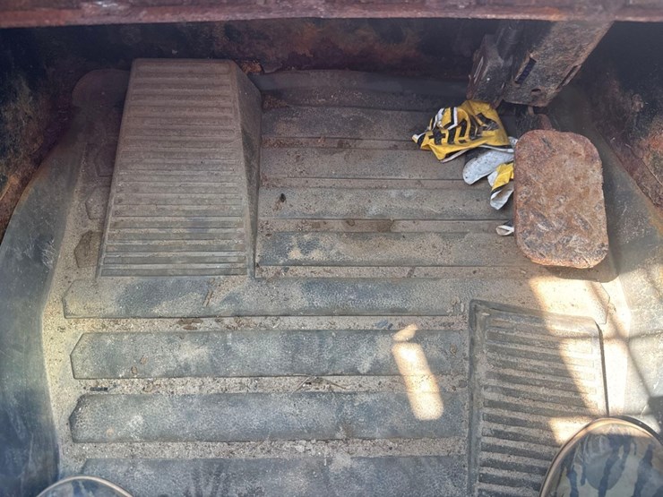 2019-caterpillar-236d3-image-25