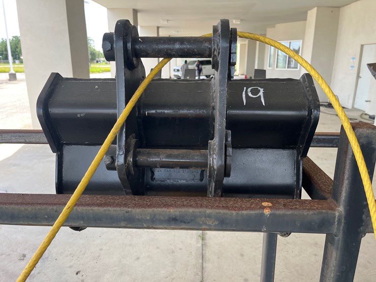 #19-•-24-in-tag-digging-bucket-for-yanmar-image-3