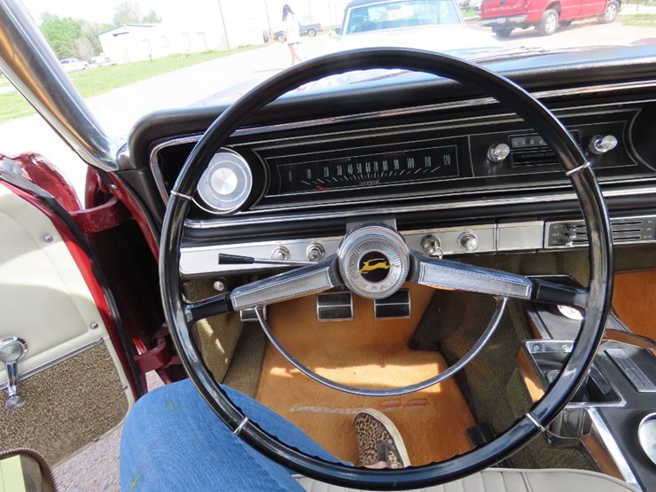 1965-chevrolet-impala-ss-image-26