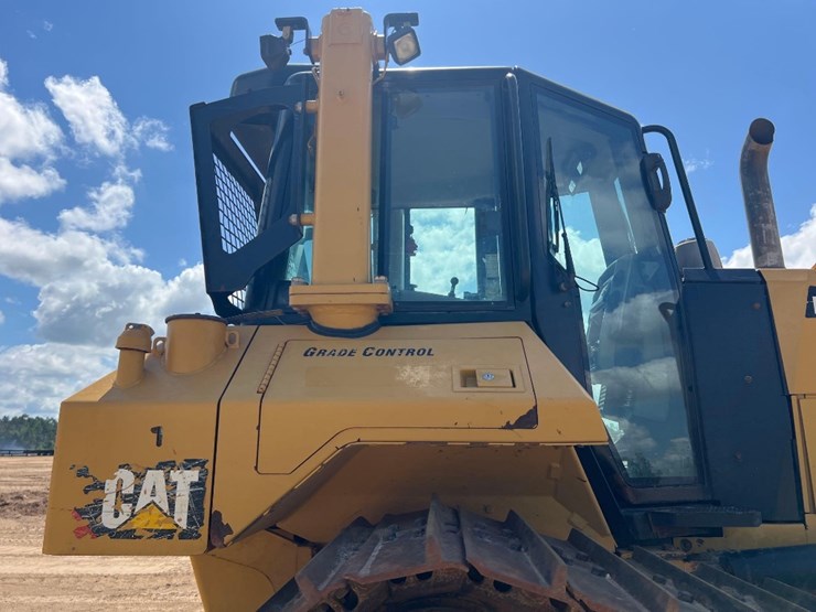 2019-caterpillar-d6n-lgp-image-23