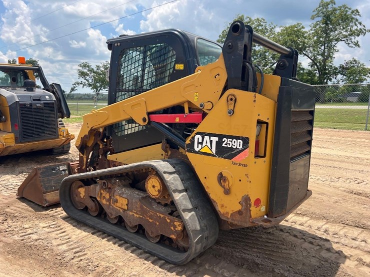2016-caterpillar-259d-image-2