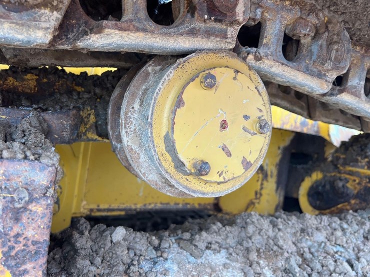 2016-deere-700k-lgp-image-15